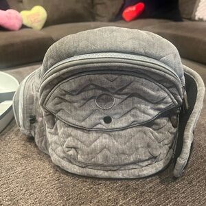 Grey Tushbaby